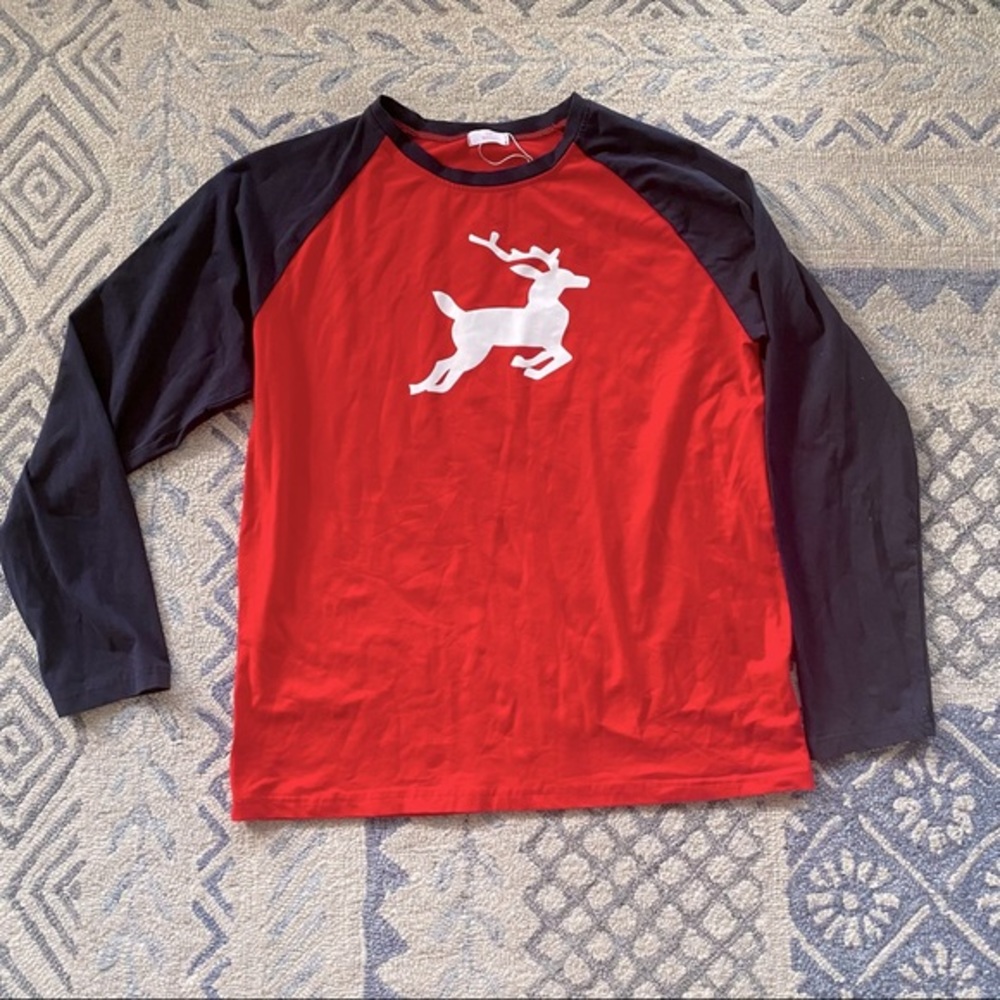 HOLIDAY Christmas top🎄Unisex plain red reindeer print pajama top size L stretch